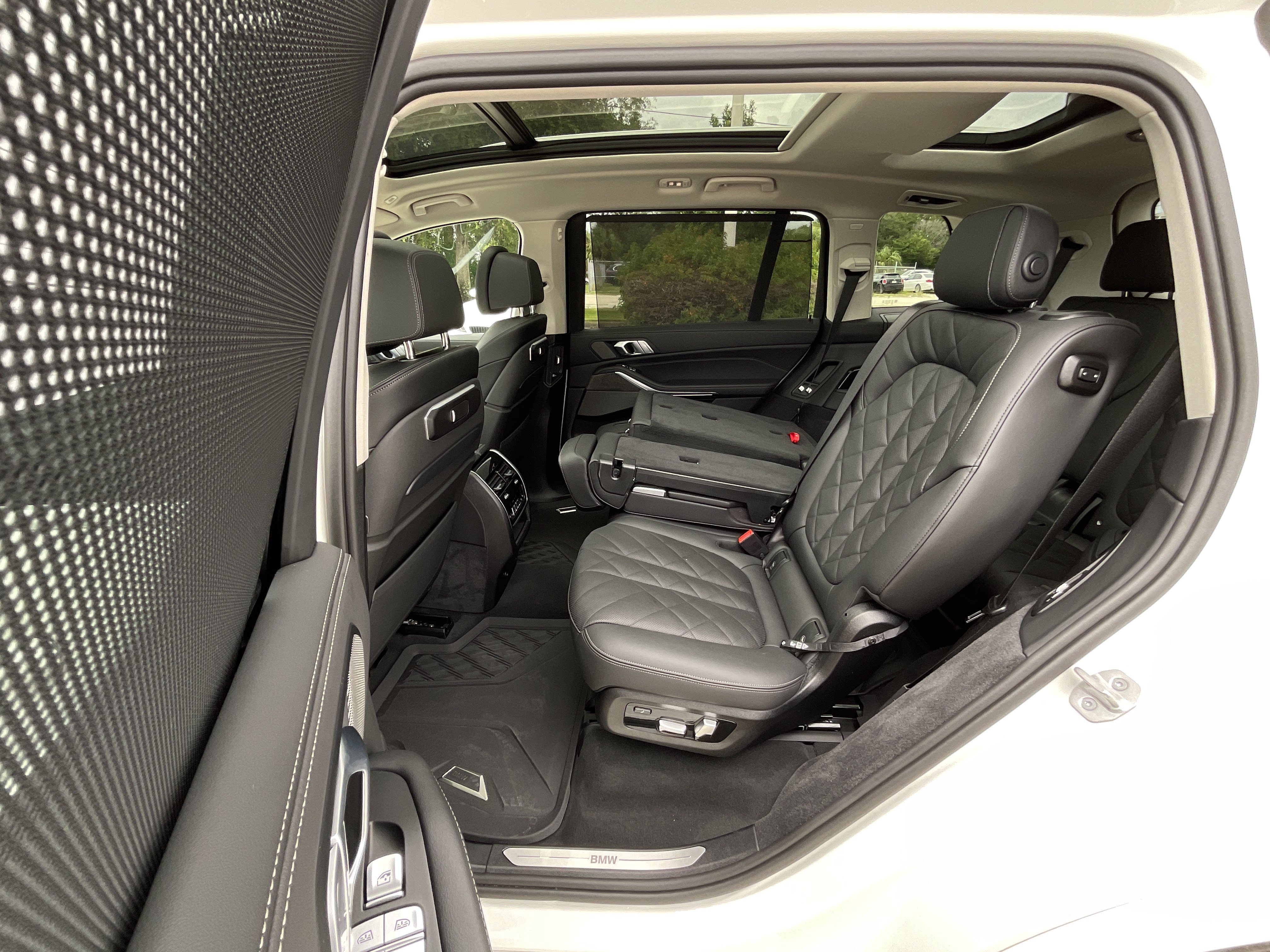 Certified 2026 BMW X7 xDrive40i w/ Premium Package AWD/4WD image 28