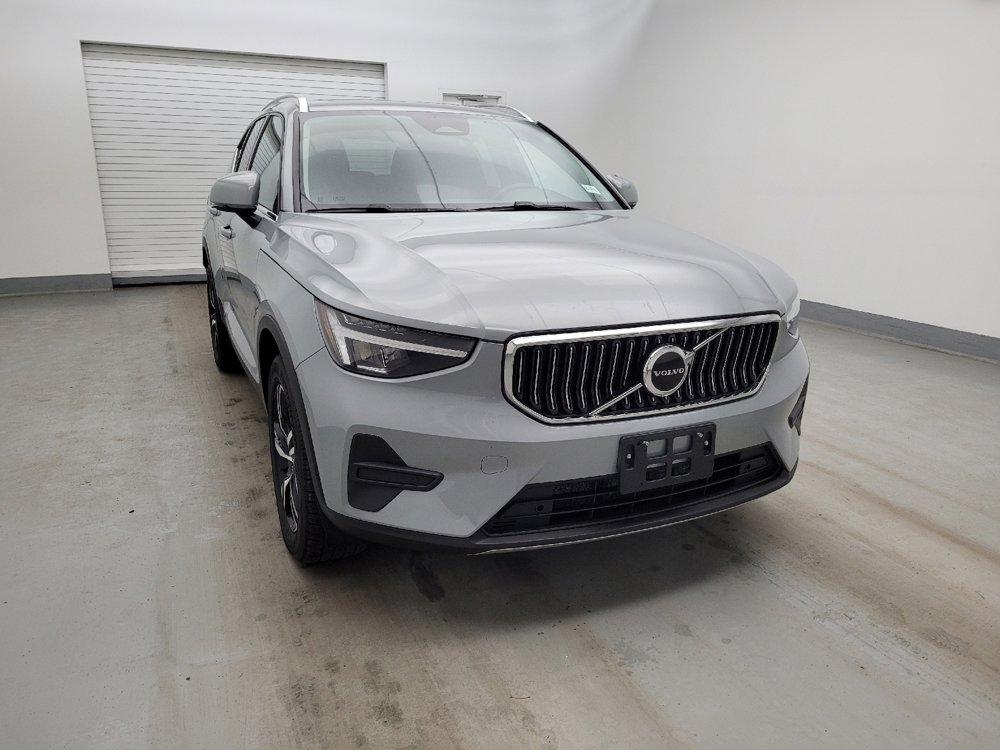 Used 2024 Volvo XC40 B5 Core image 14