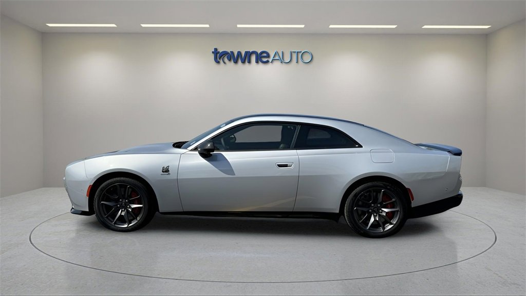 Used 2024 Dodge Charger R/T Scat Pack w/ Plus Group image 2