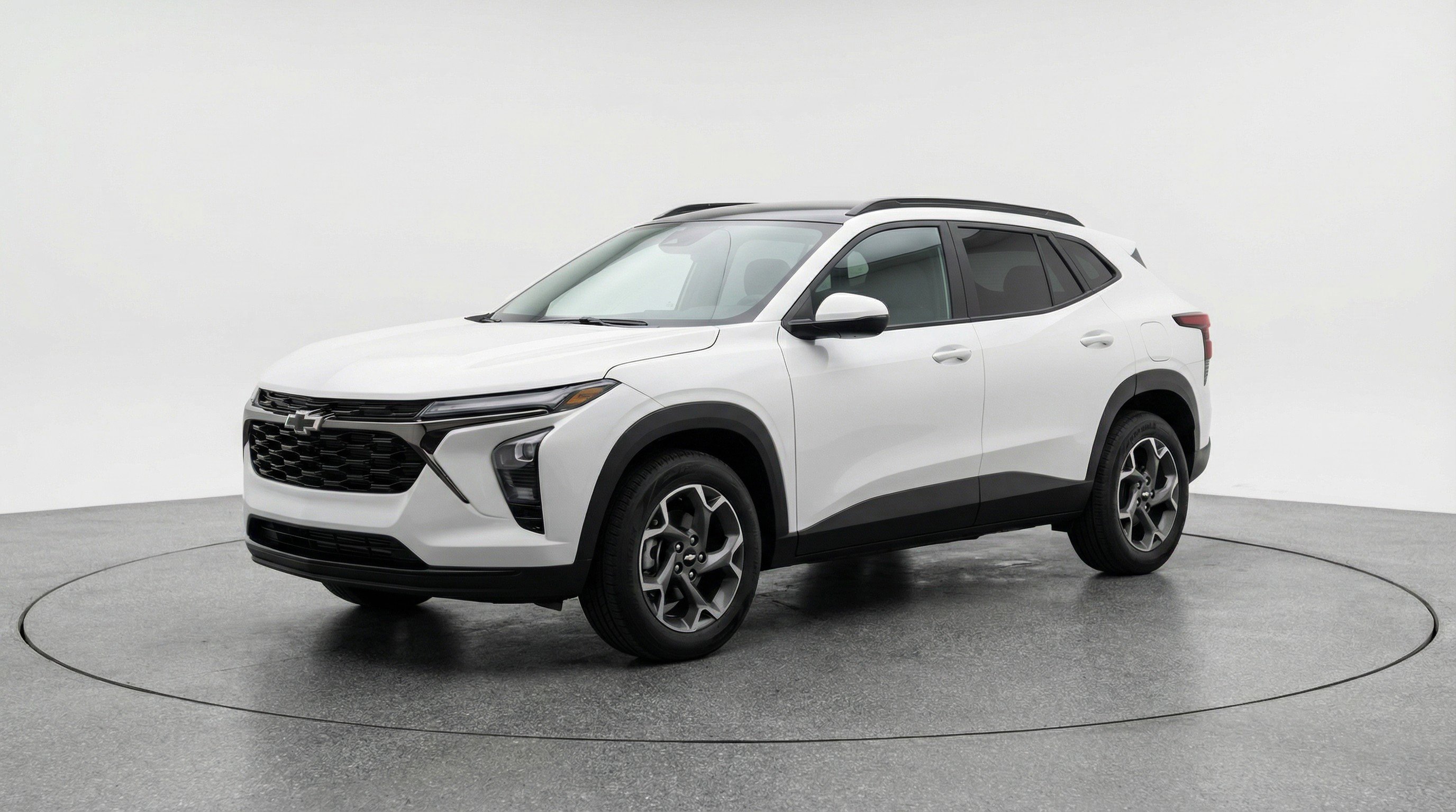 Used 2025 Chevrolet Trax LT FWD image 3