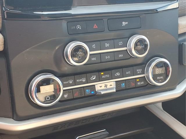 Used 2023 Ford Expedition Limited image 8