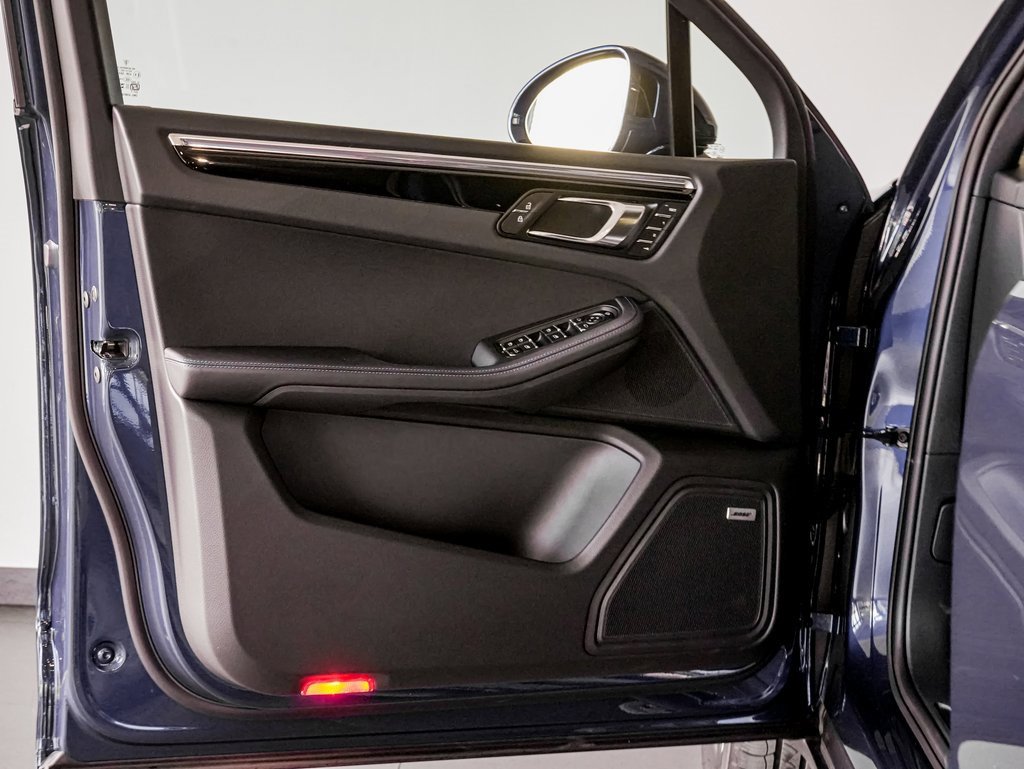 New 2026 Porsche Macan image 12