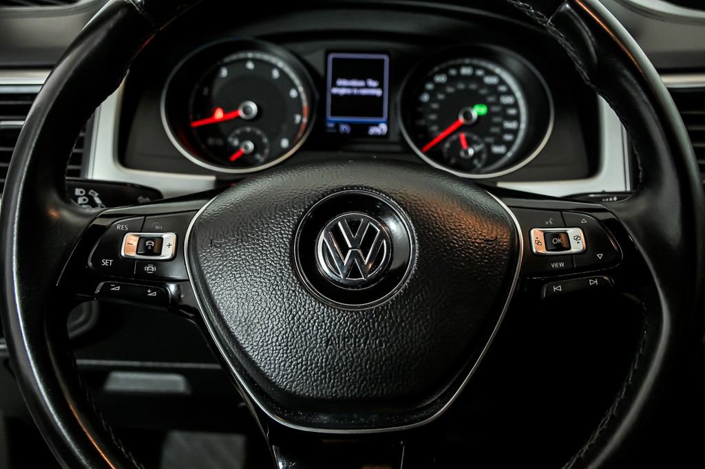 Used 2019 Volkswagen Atlas SE w/ Towing Package AWD/4WD image 18