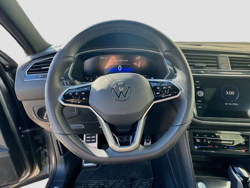 Used 2024 Volkswagen Tiguan SE R-Line AWD/4WD image 11