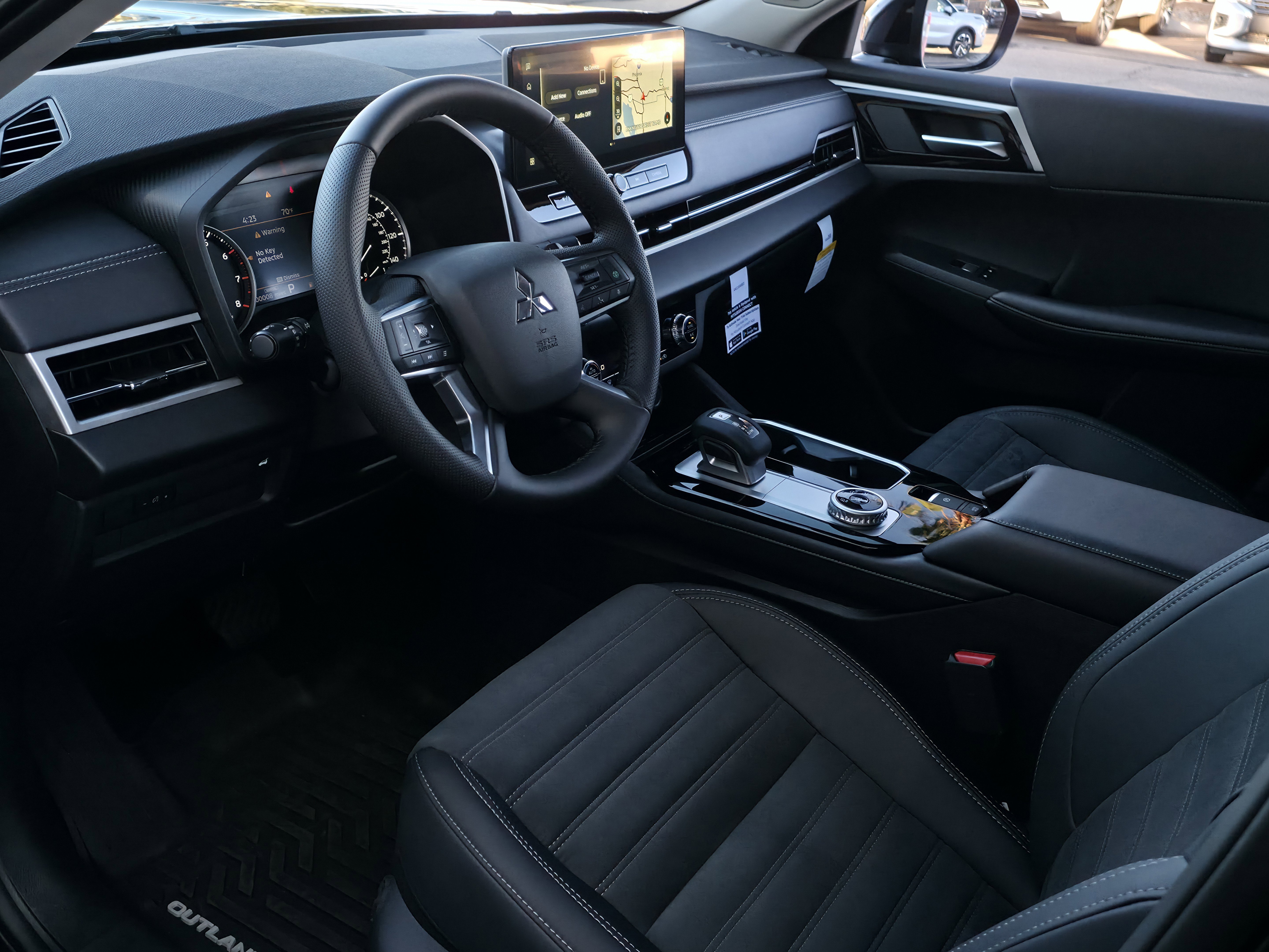 New 2025 Mitsubishi Outlander SE image 10