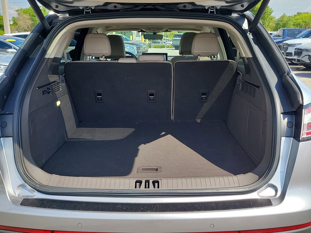 Used 2023 Lincoln Nautilus Reserve image 7