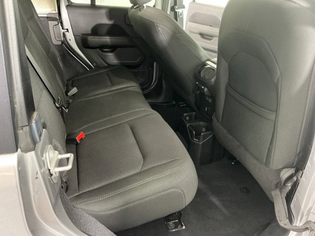 Used 2019 Jeep Wrangler Unlimited Sahara AWD/4WD image 13