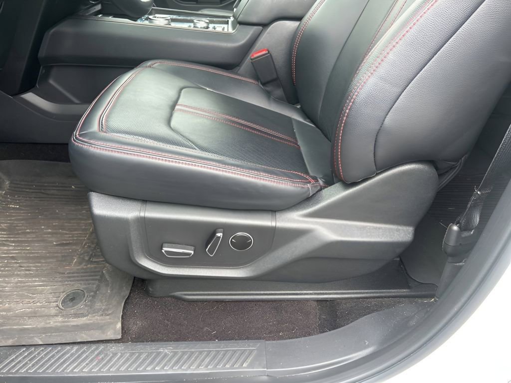 Used 2023 Ford Expedition Limited image 21