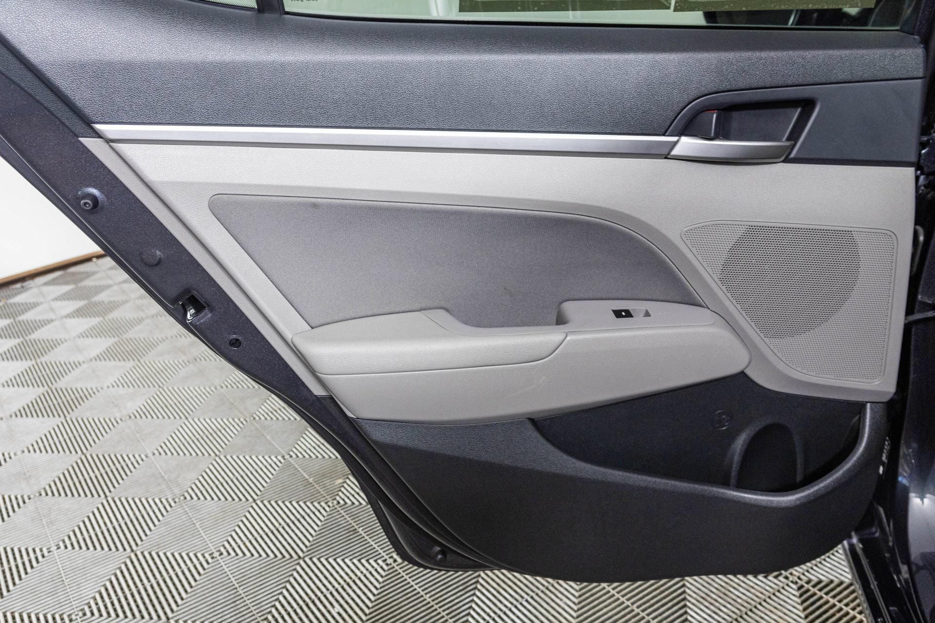 Used 2020 Hyundai Elantra Value Edition FWD image 38