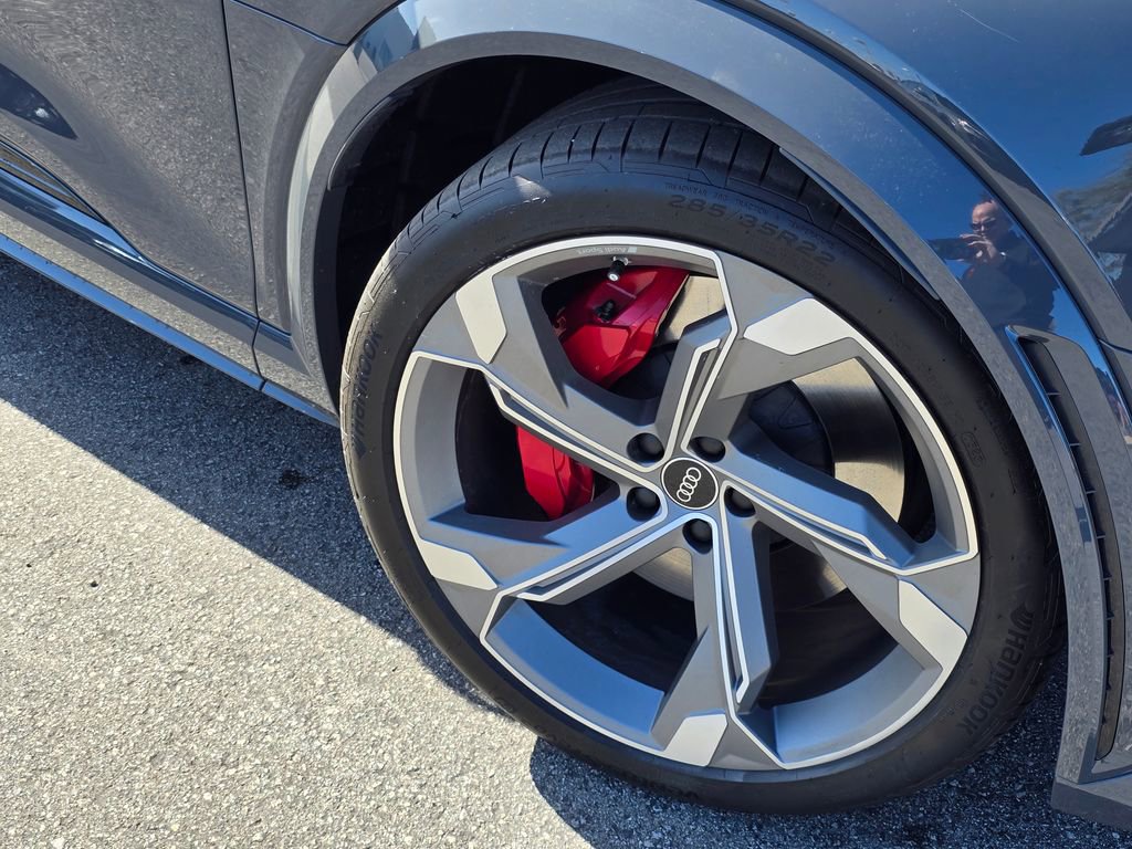 Used 2024 Audi SQ8 e-tron Premium Plus w/ Black Optic Package image 33