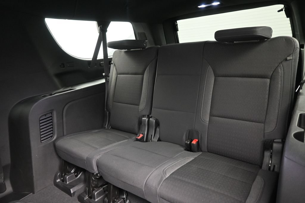 Used 2024 Chevrolet Suburban LS RWD image 15