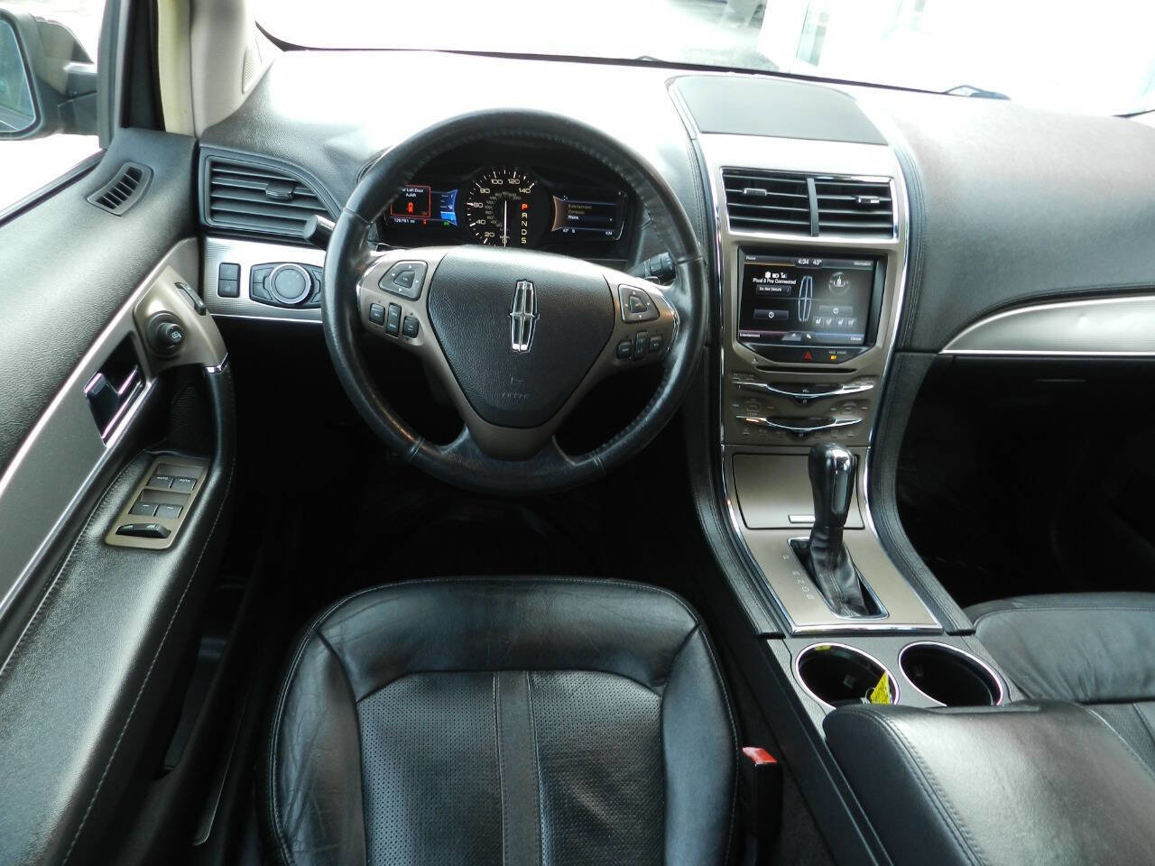 Used 2015 Lincoln MKX FWD image 9