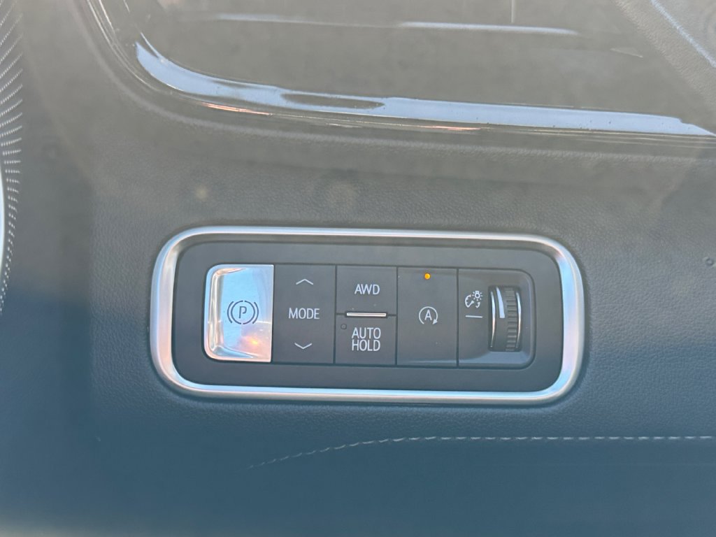 Used 2025 Buick Enclave Avenir w/ Super Cruise Package AWD/4WD image 14