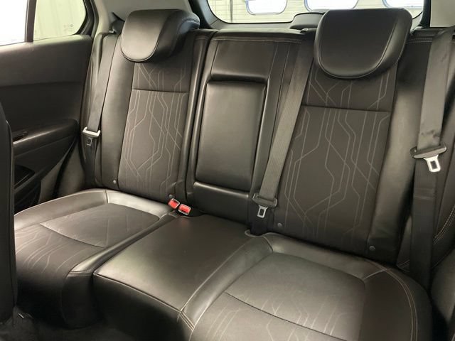 Used 2019 Chevrolet Trax LT w/ LT Convenience Package FWD image 17