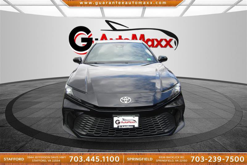 Used 2025 Toyota Camry SE image 2