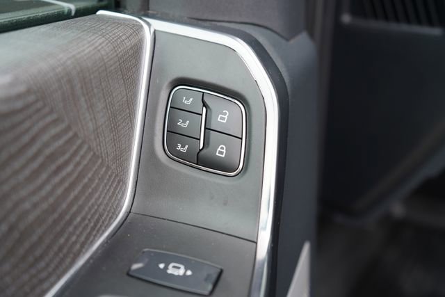 Used 2025 Ford F250 Platinum AWD/4WD image 10
