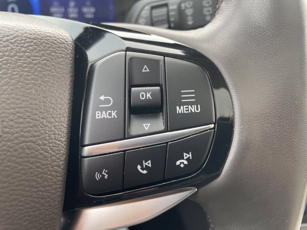 Used 2023 Ford Explorer Platinum w/ Technology Package AWD/4WD image 24