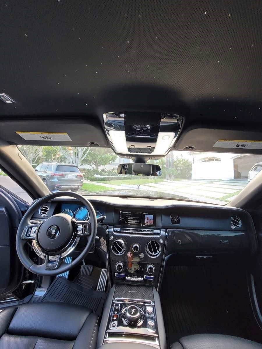 Used 2021 Rolls-Royce Cullinan Black Badge image 14