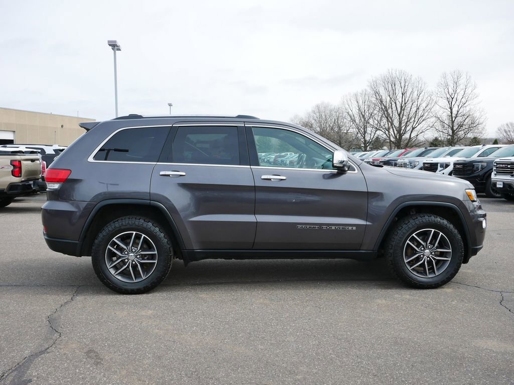 Used 2017 Jeep Grand Cherokee Limited w/ Trailer Tow Group IV AWD/4WD image 9