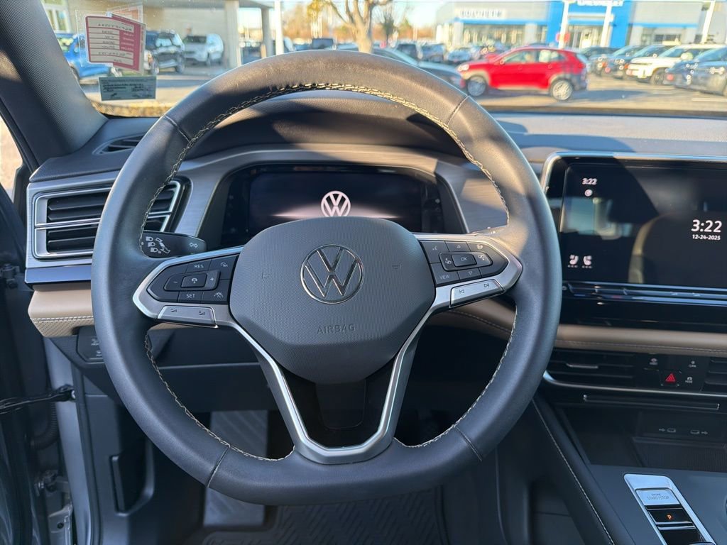 Used 2024 Volkswagen Atlas Cross Sport SE image 13