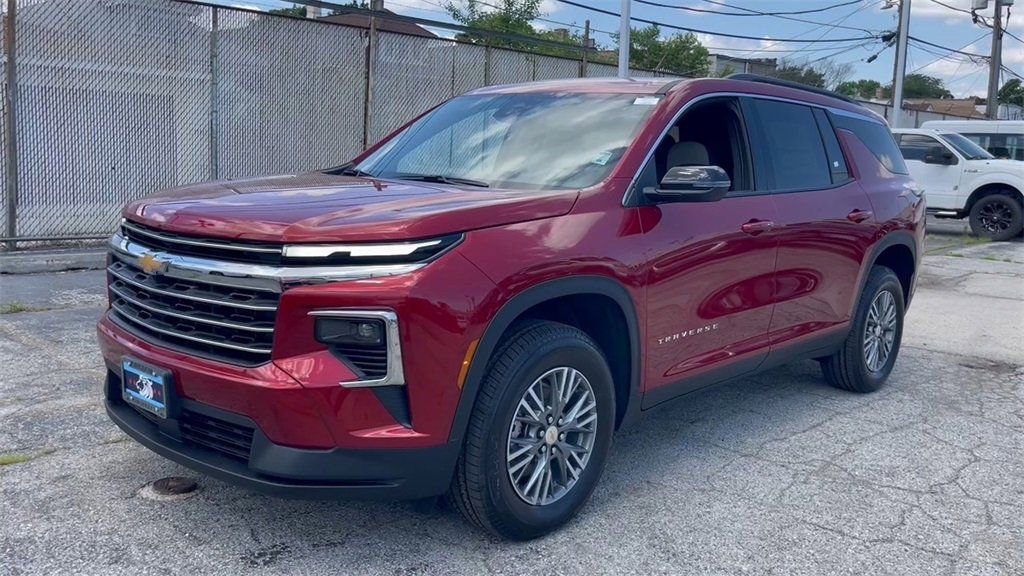 New 2025 Chevrolet Traverse LT w/ LPO, Floor Liner Package image 6