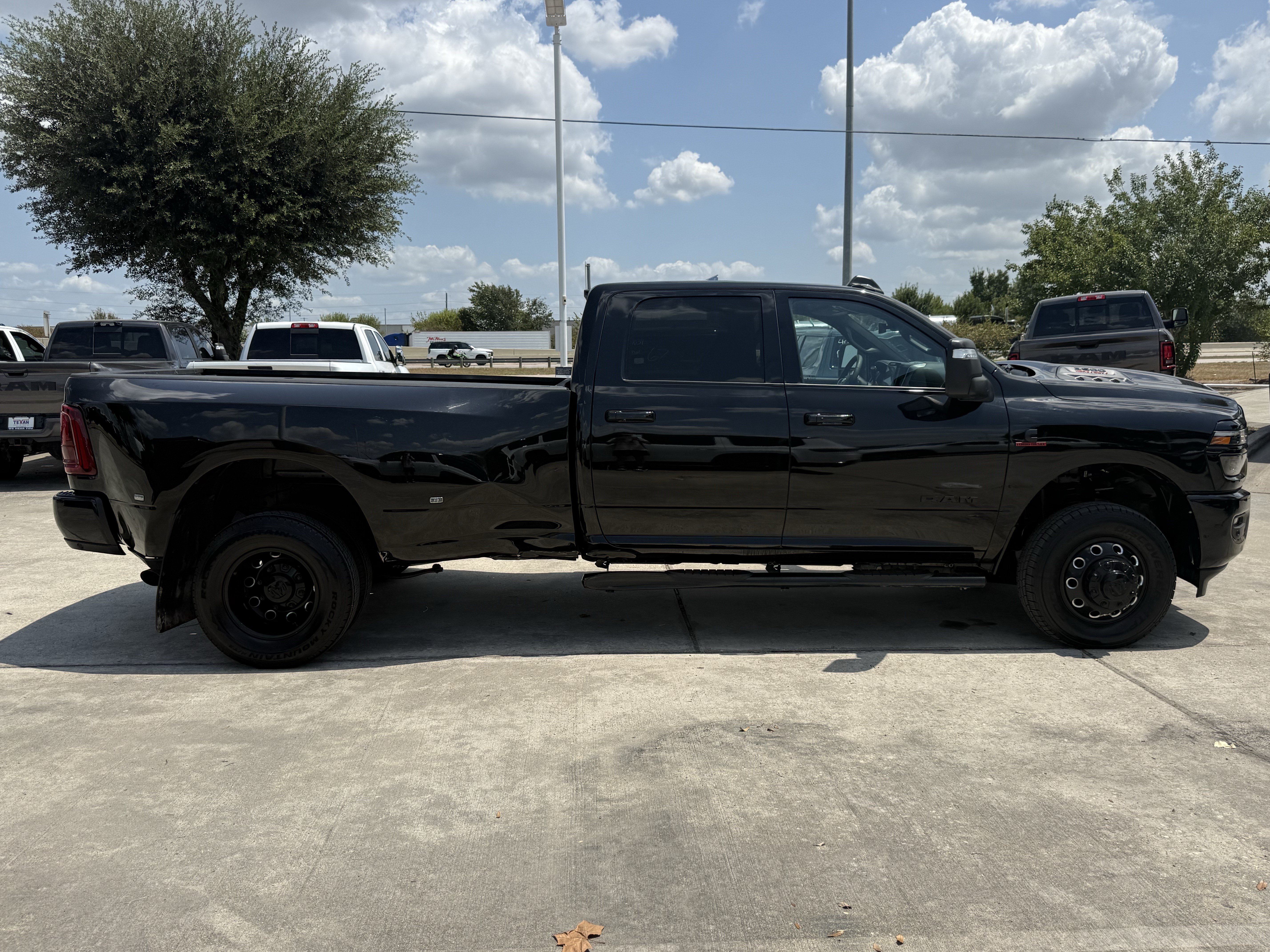Used 2025 RAM 3500 Laramie w/ Night Edition AWD/4WD image 3