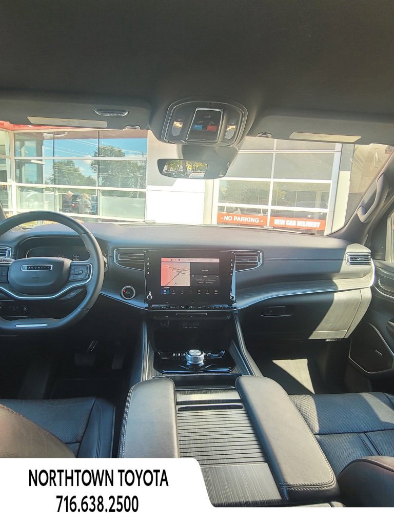 Used 2024 Jeep Wagoneer Series II w/ Flexible Seating Group RWD image 25