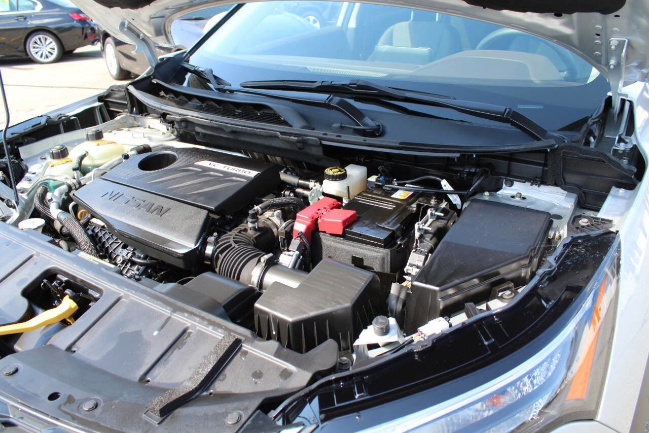 Used 2023 Nissan Rogue SV image 11