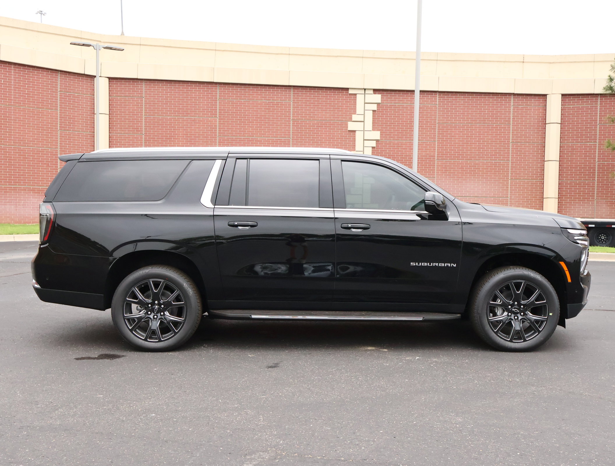 New 2026 Chevrolet Suburban LT w/ Comfort Package AWD/4WD image 35