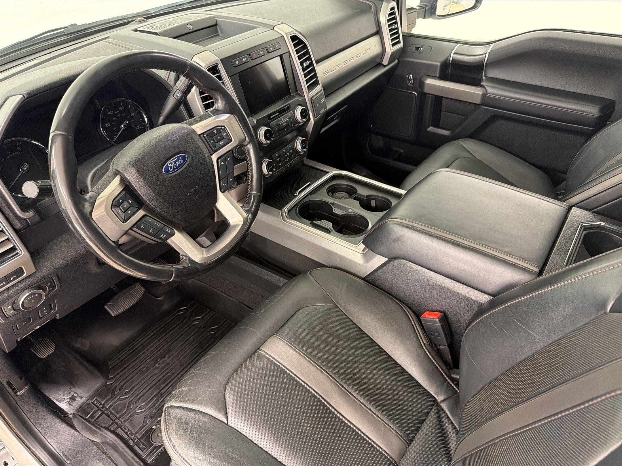 Used 2019 Ford F250 Platinum w/ Platinum Ultimate Package AWD/4WD image 4