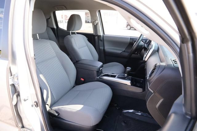 Used 2023 Toyota Tacoma SR5 AWD/4WD image 25