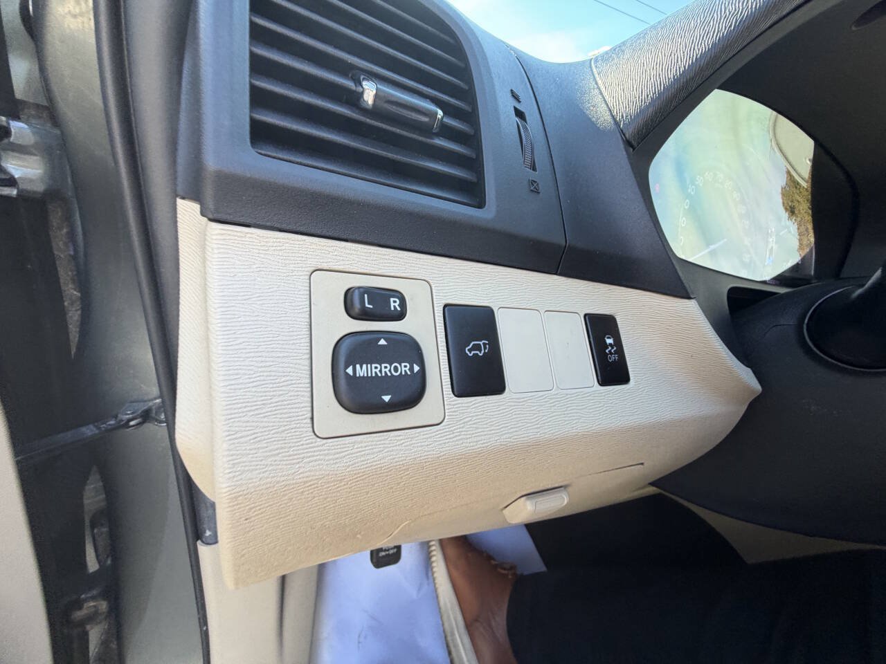 Used 2013 Toyota Venza Limited FWD image 23