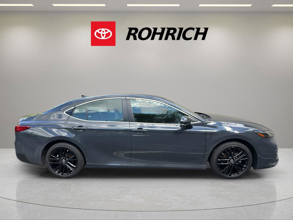 Used 2025 Toyota Camry XLE FWD image 5