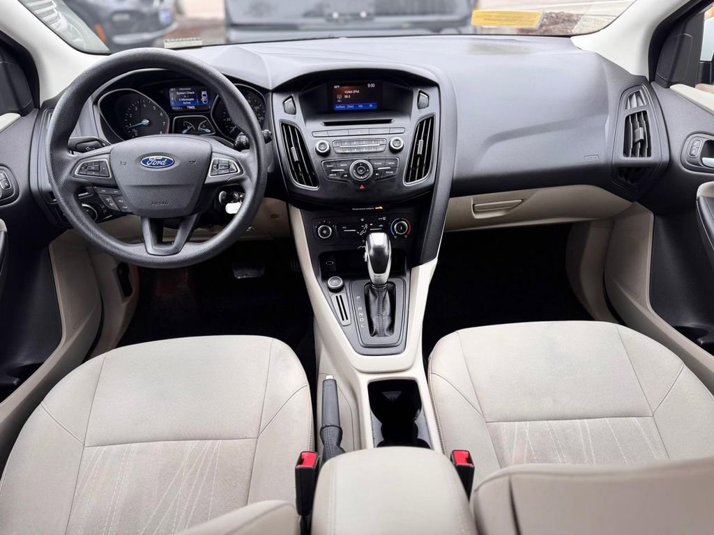Used 2015 Ford Focus SE FWD image 12