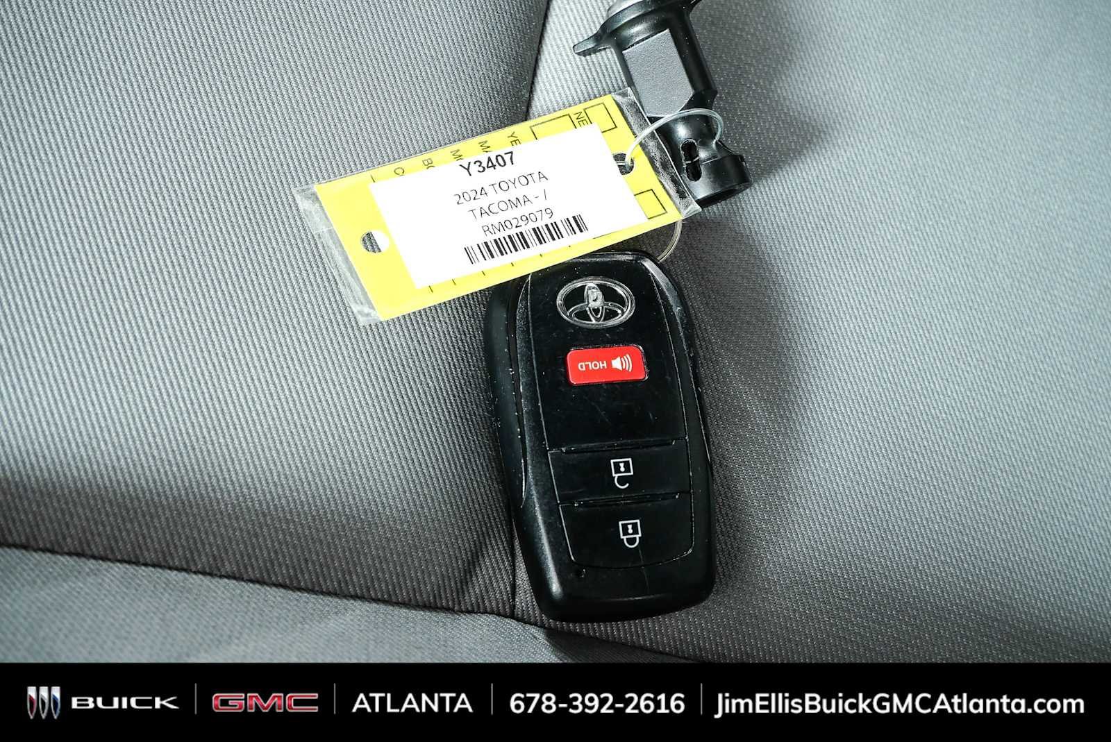 Used 2024 Toyota Tacoma SR5 AWD/4WD image 35