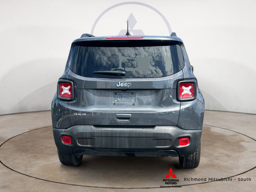 Used 2023 Jeep Renegade Latitude w/ Premium Group AWD/4WD image 4