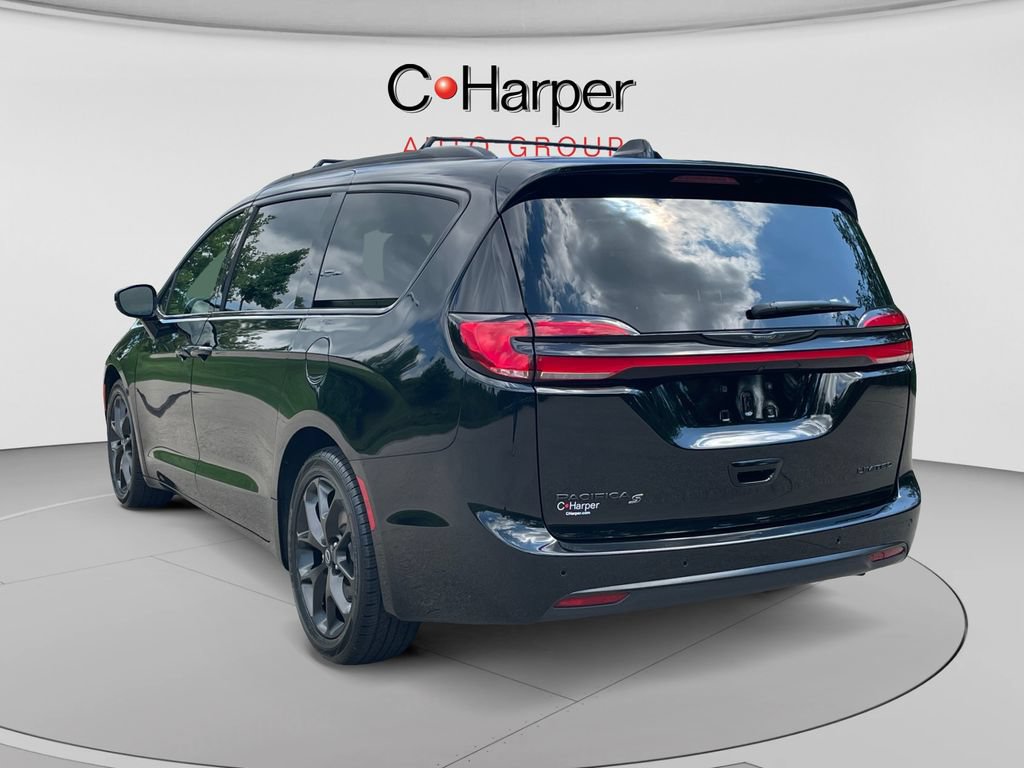 Used 2025 Chrysler Pacifica Limited FWD image 5