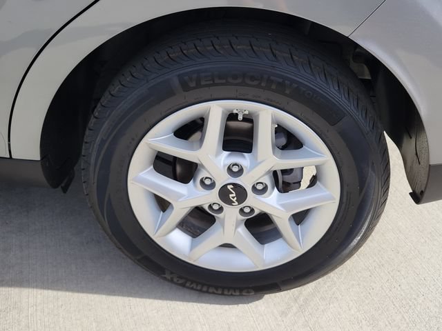 Certified 2025 Kia Soul LX w/ LX Technology Package FWD image 18