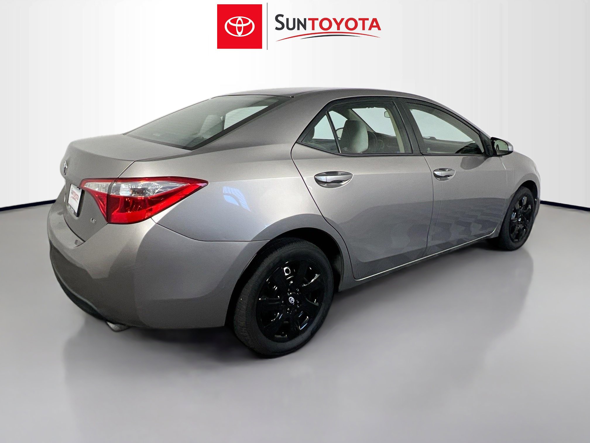 Used 2016 Toyota Corolla LE image 2
