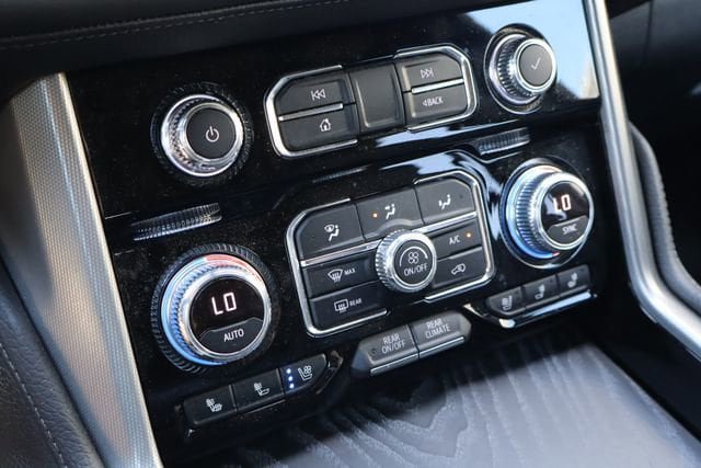 Used 2021 GMC Yukon Denali w/ Denali Premium Package AWD/4WD image 29