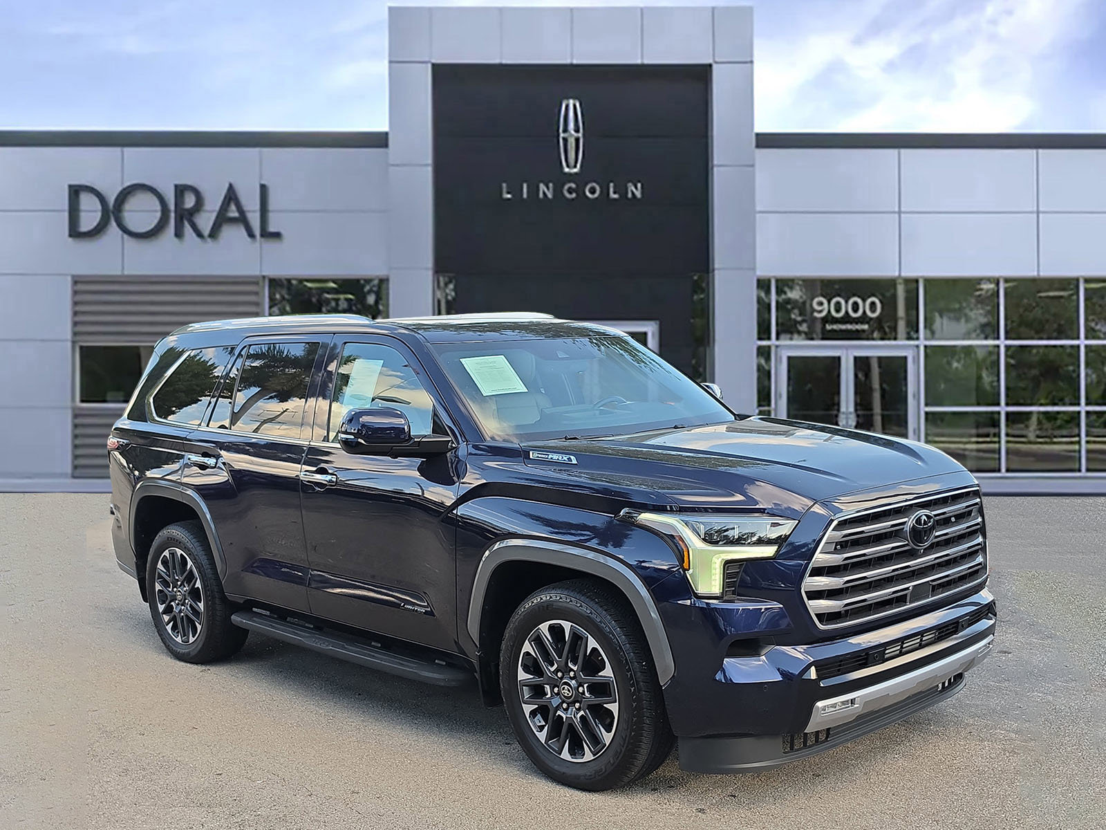 Used 2025 Toyota Sequoia Limited image 1