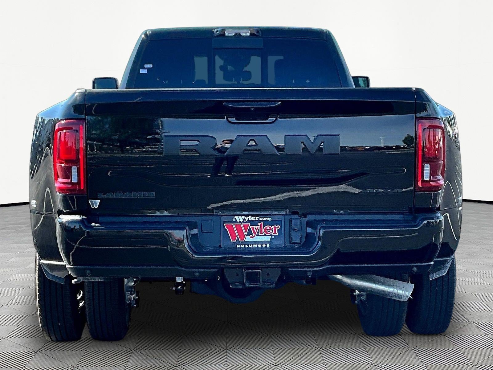 New 2027 RAM 3500 Laramie AWD/4WD image 4