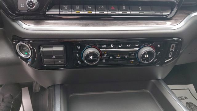 Used 2025 Chevrolet Silverado 2500 LTZ w/ LTZ Premium Package image 18