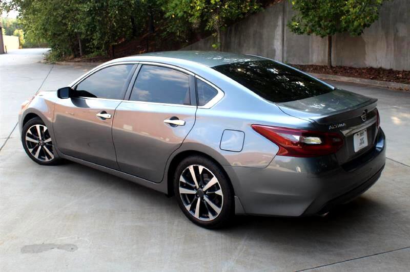 Used 2017 Nissan Altima 2.5 SR w/ LED Appearance Package image 3