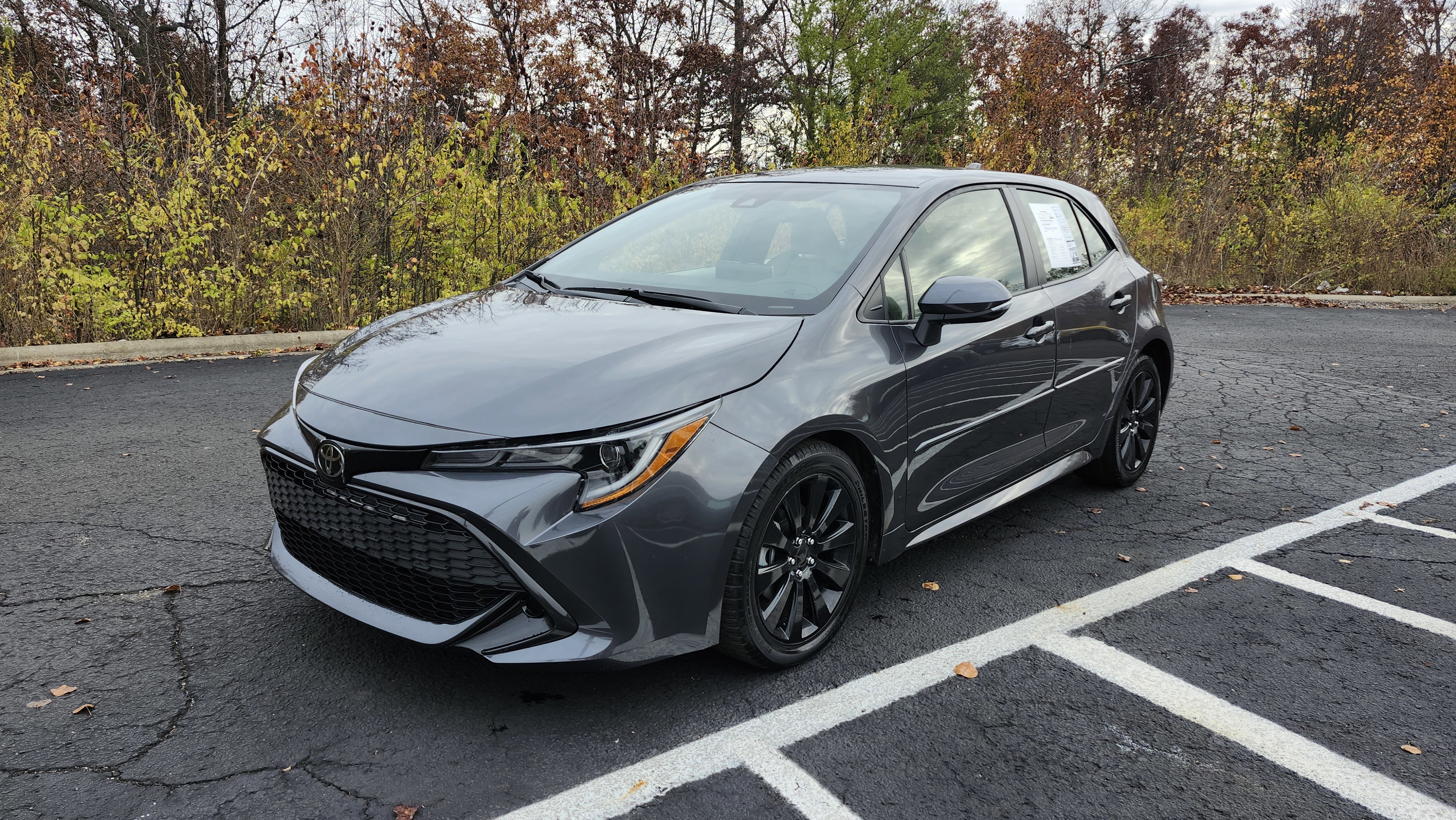 Used 2022 Toyota Corolla SE w/ SE Preferred Package image 12