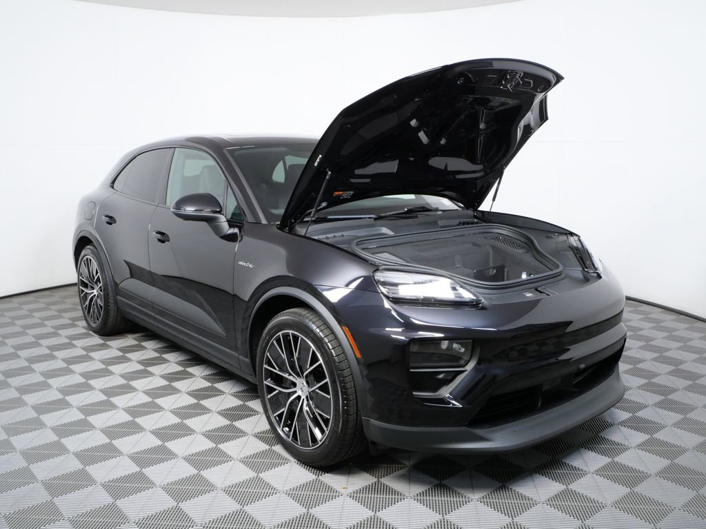 New 2026 Porsche Macan Electric image 30