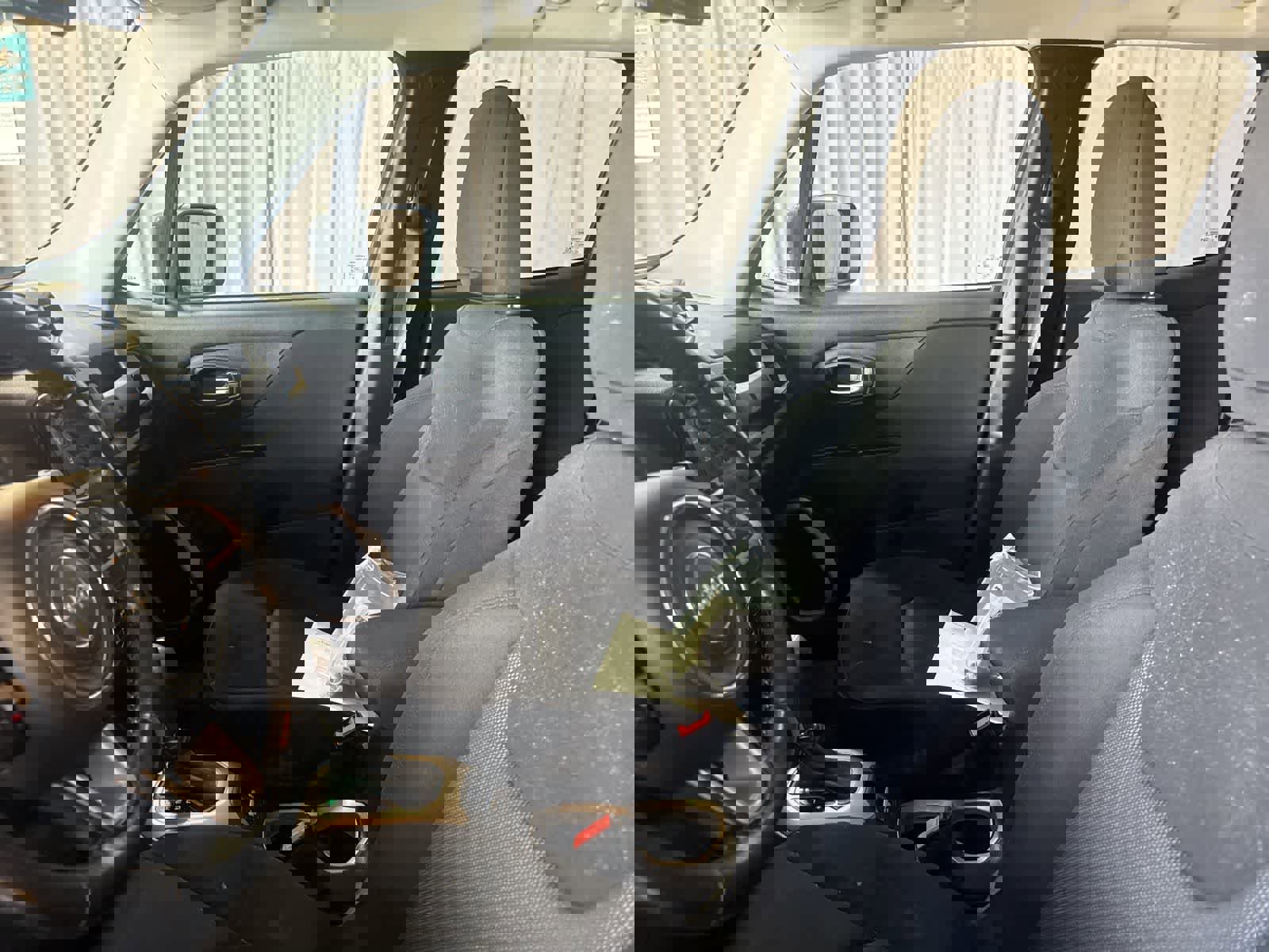 Used 2017 Jeep Renegade Latitude w/ Popular Equipment Group image 21