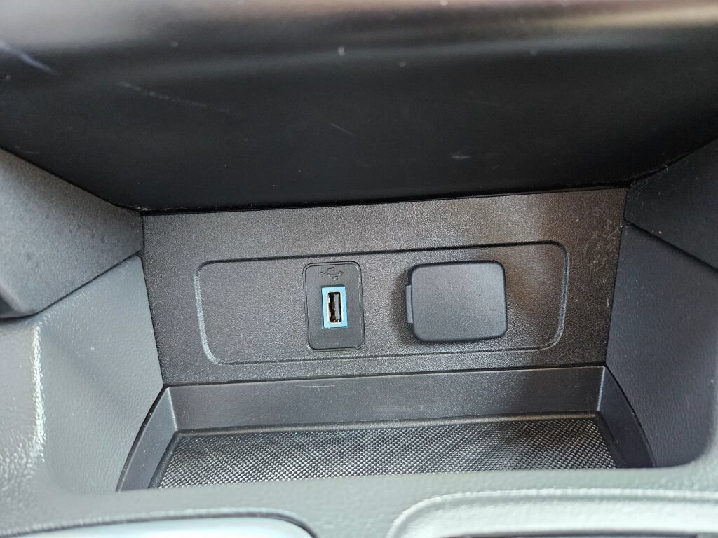 Used 2017 Ford Escape SE w/ SE Leather Comfort Package FWD image 28