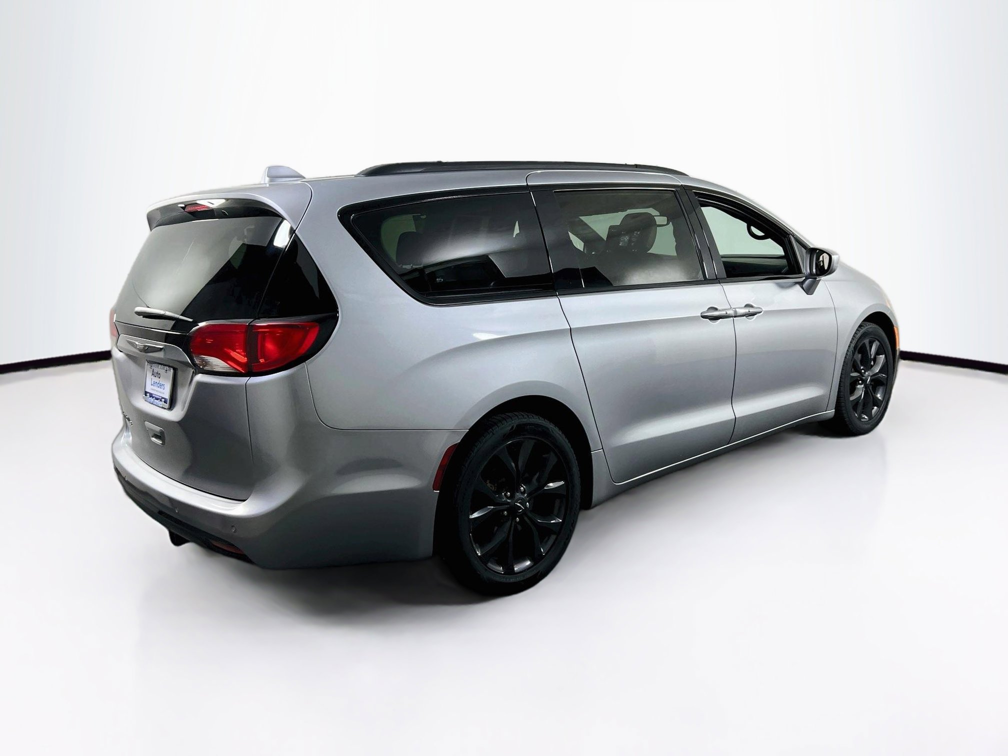 Used 2020 Chrysler Pacifica Touring-L Plus FWD image 5