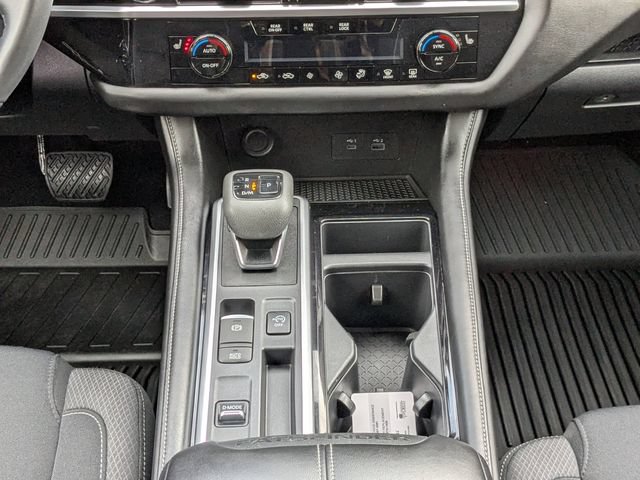Used 2022 Nissan Pathfinder SV FWD image 19